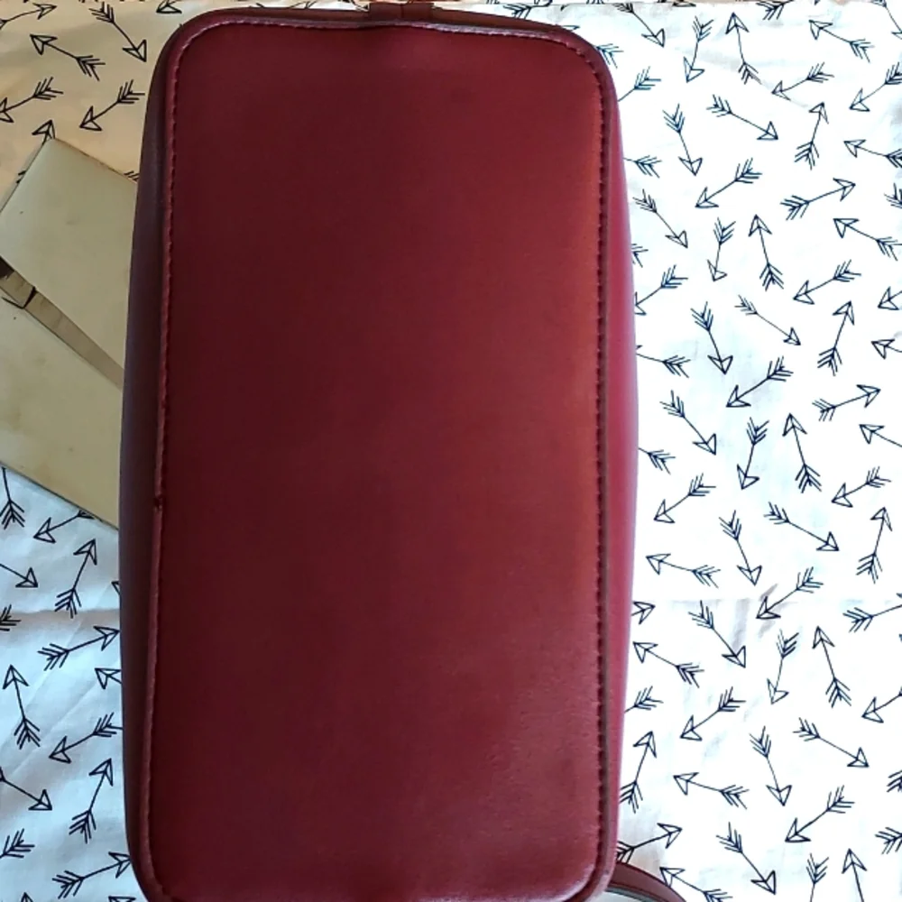 Nanette lepore burgundy purse - Picture 4 of 6